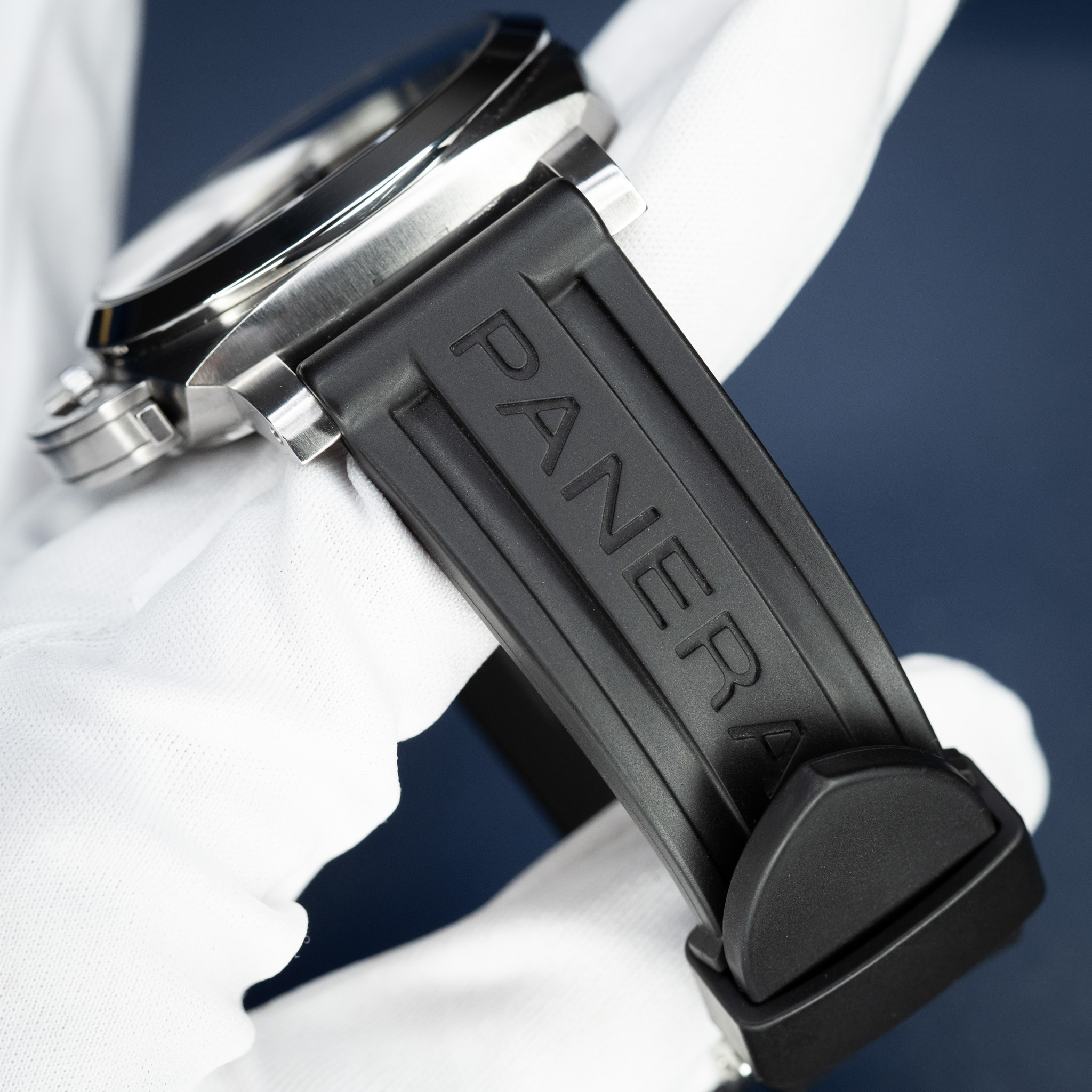 1786754780186 u4tjbuqn.jpg Panerai Luminor 1950 · 44 3 Days GMT Power Reserve Sandwich Dial — photo 14