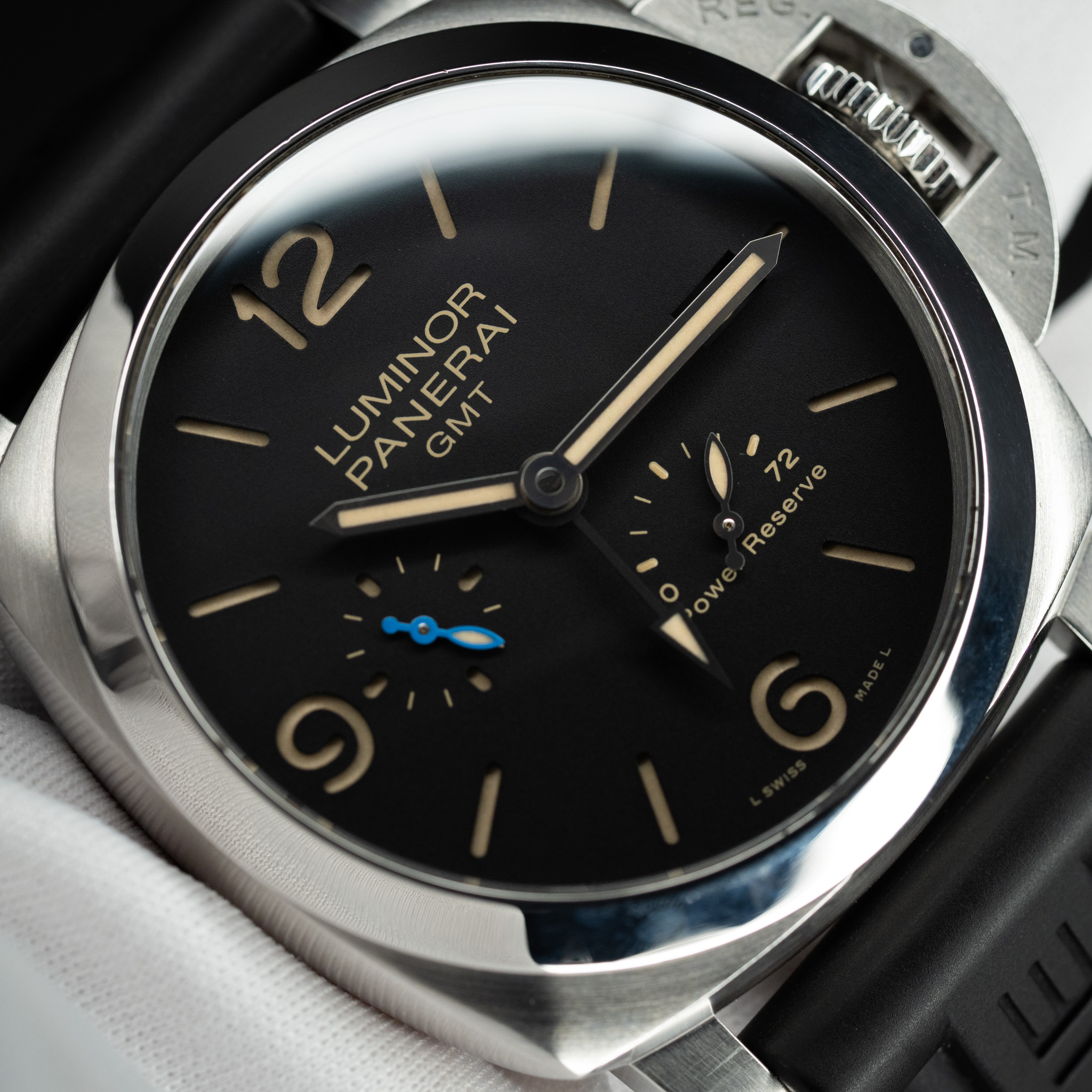 1786754780305 j2dq4jum.jpg Panerai Luminor 1950 · 44 3 Days GMT Power Reserve Sandwich Dial — photo 2
